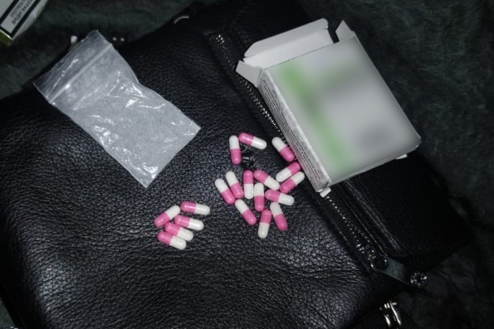 Полицейские Плесецкого округа задержали жителя с большим количеством наркотиков